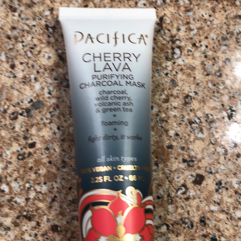 Pacifica cherry lava mask unused w 2 masks